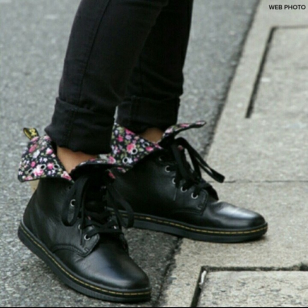 Black combat boots Dr. Martins with floral lining